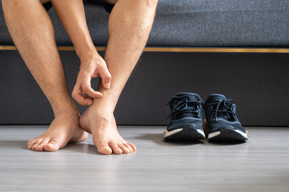 Buty barefoot męskie a podróże służbowe - komfort czy formalny wygląd?