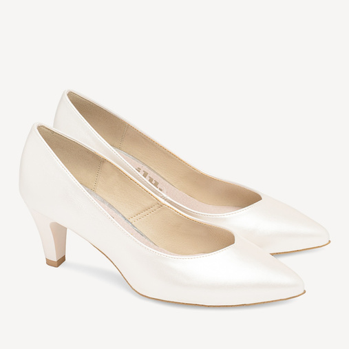 Ślubne perłowe klasyczne szpilki Freesia ivory