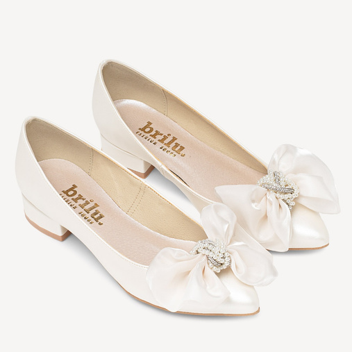 Ślubne perłowe balerinki z ozdobną kokardą Alicia ivory