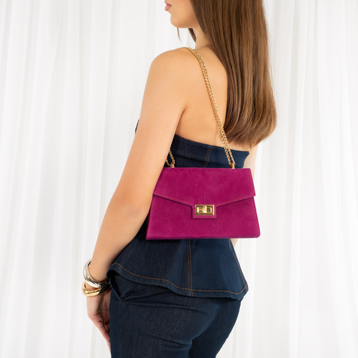 Zamszowa kopertówka na łańcuszku Avery fuksja