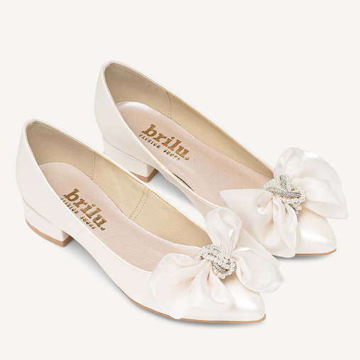 Ślubne perłowe balerinki z ozdobną kokardą Alicia ivory