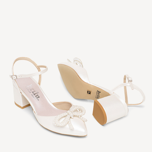 Ślubne perłowe czółenka z ozdobną kokardą Andora ivory