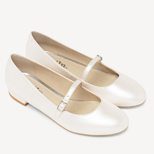 Ślubne perłowe balerinki z paskiem Delinah ivory