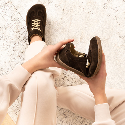 Zamszowe damskie sneakersy barefoot Everest czekoladowe