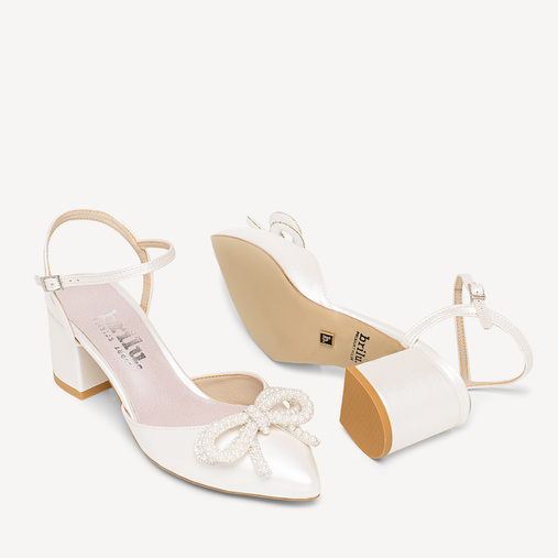 Ślubne perłowe czółenka z ozdobną kokardą Andora ivory