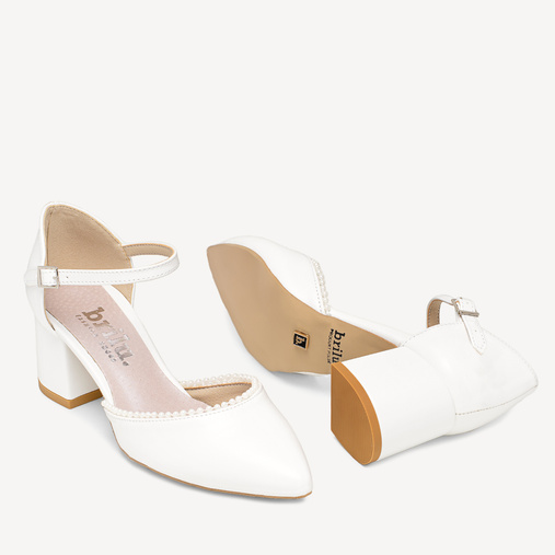 Ślubne ozdobne czółenka z perełkami Eris białe