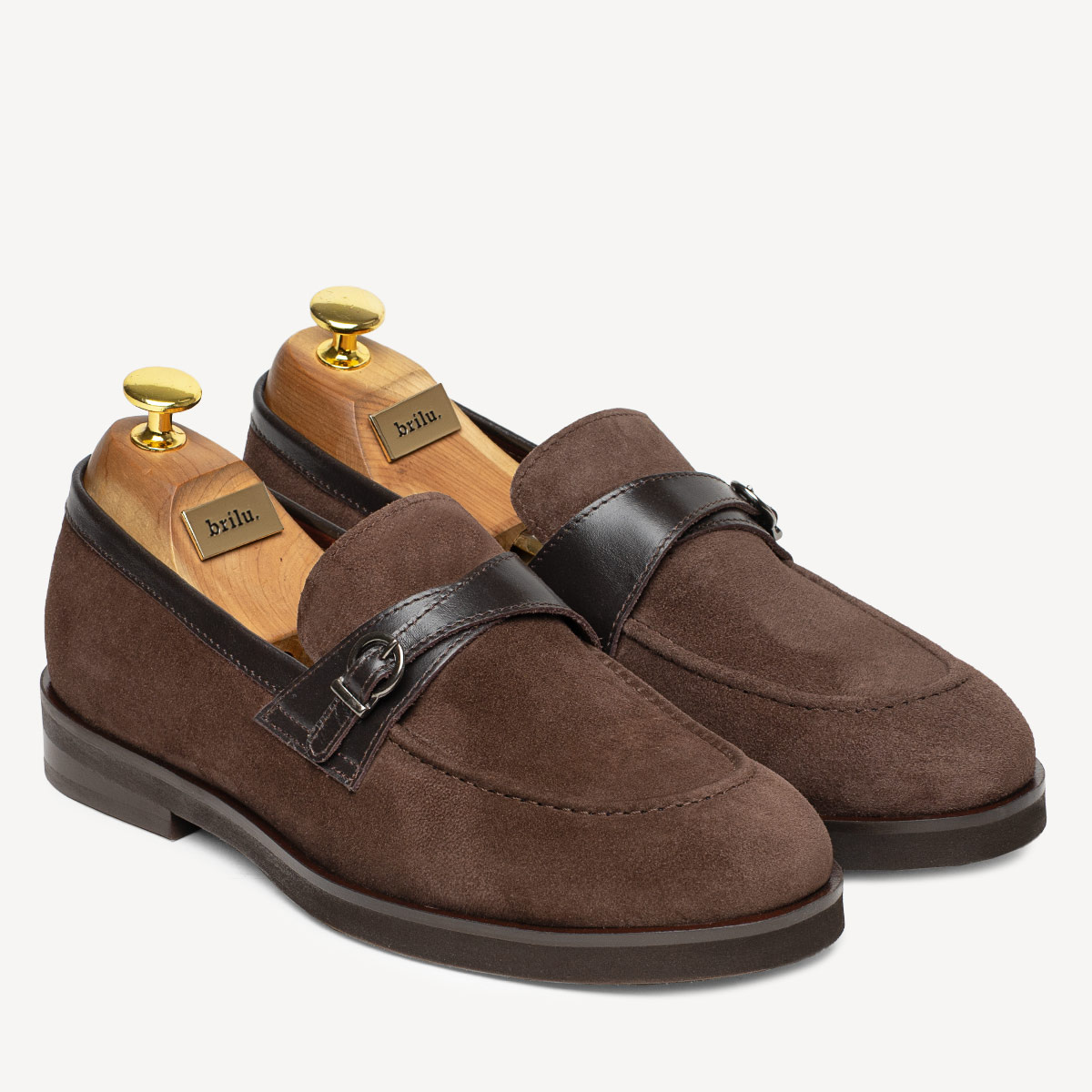 Skórzane zamszowe loafersy męskie z klamrą Jared brązowe