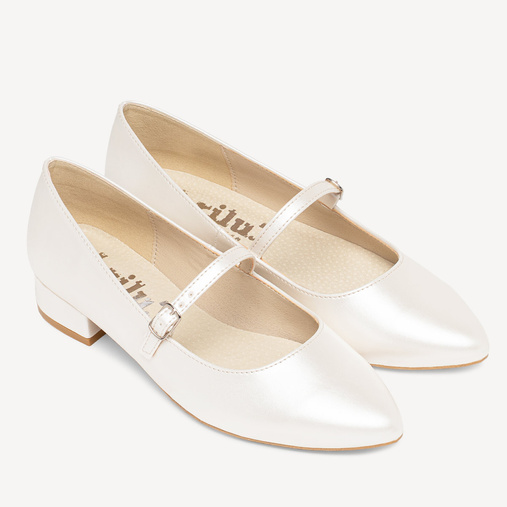 Ślubne perłowe balerinki na płaskim obcasie z paskiem Willow ivory