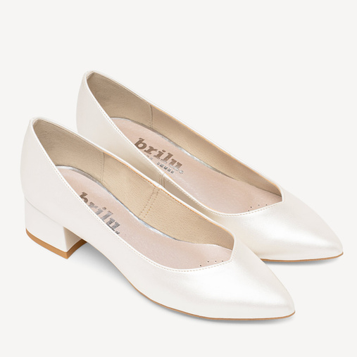 Ślubne perłowe czółenka na niskim obcasie Kaila ivory