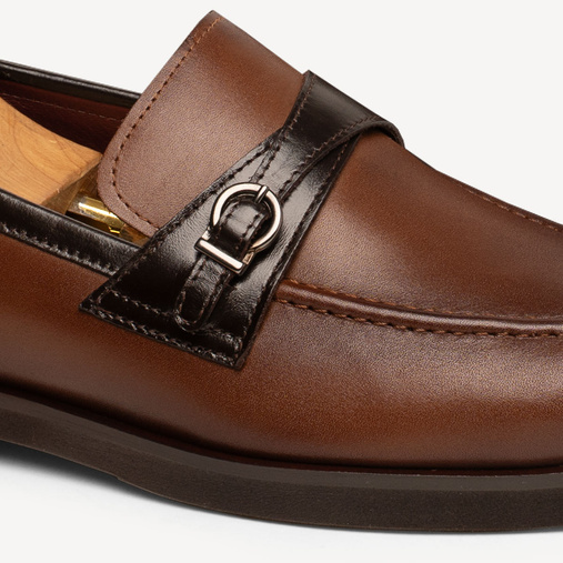 Skórzane loafersy męskie z klamrą Jared brązowe
