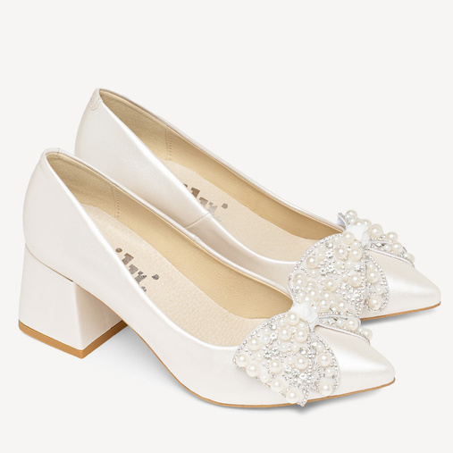 Ślubne perłowe czółenka z ozdobną kokardą Sage ivory