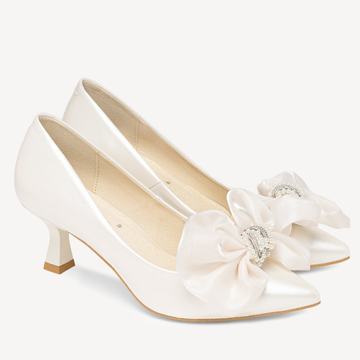 Ślubne perłowe szpilki z ozdobną kokardą Yasmine ivory