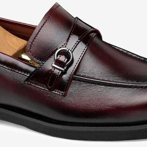 Skórzane loafersy męskie z klamrą Jared bordowe
