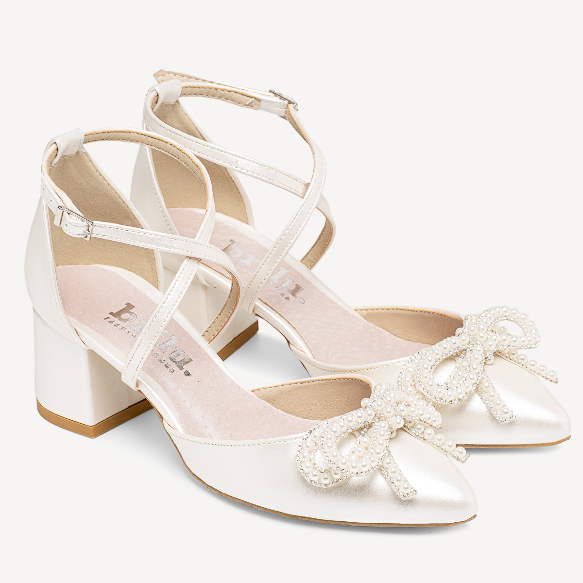 Ślubne perłowe czółenka z ozdobną kokardą Carrie ivory