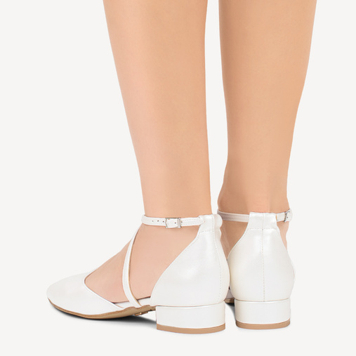 Ślubne perłowe balerinki z paskami Renesme ivory