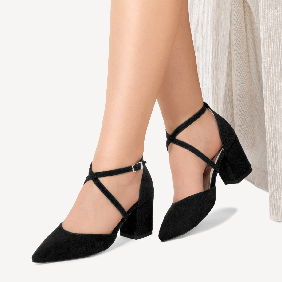 Zamszowe czółenka na słupku z paskami Sallie czarne