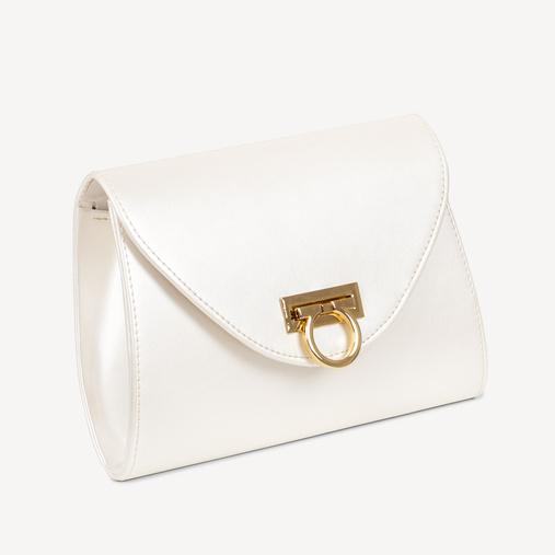 Ślubna perłowa elegancka kopertówka z klamrą Laney ivory