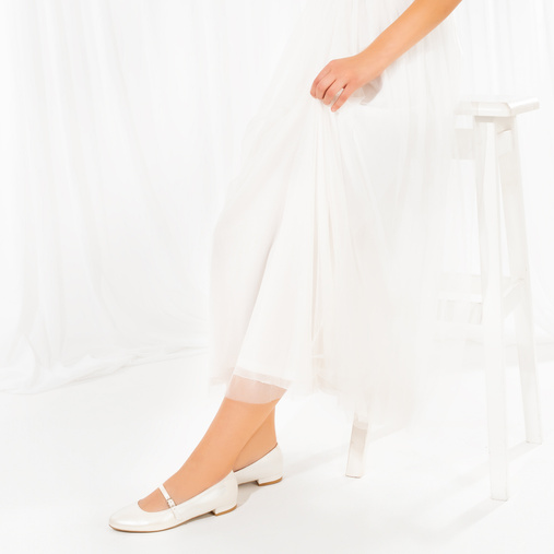 Ślubne perłowe balerinki z paskiem Delinah ivory