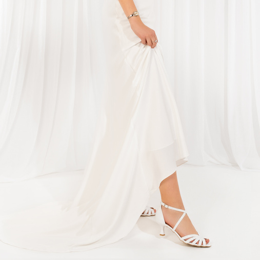 Ślubne sandały na szpilce Clarese białe