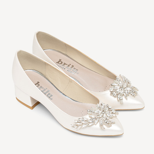 Ślubne perłowe czółenka z kryształową ozdobą Cersey ivory