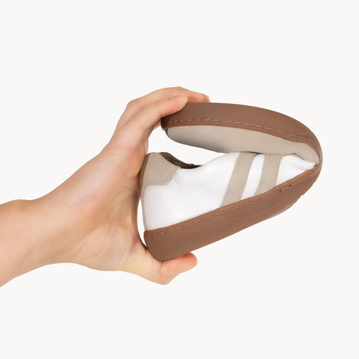 Skórzane minimalistyczne sneakersy barefoot River białe