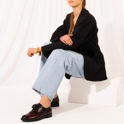 Skórzane sznurowane półbuty damskie Jennesy bordowe