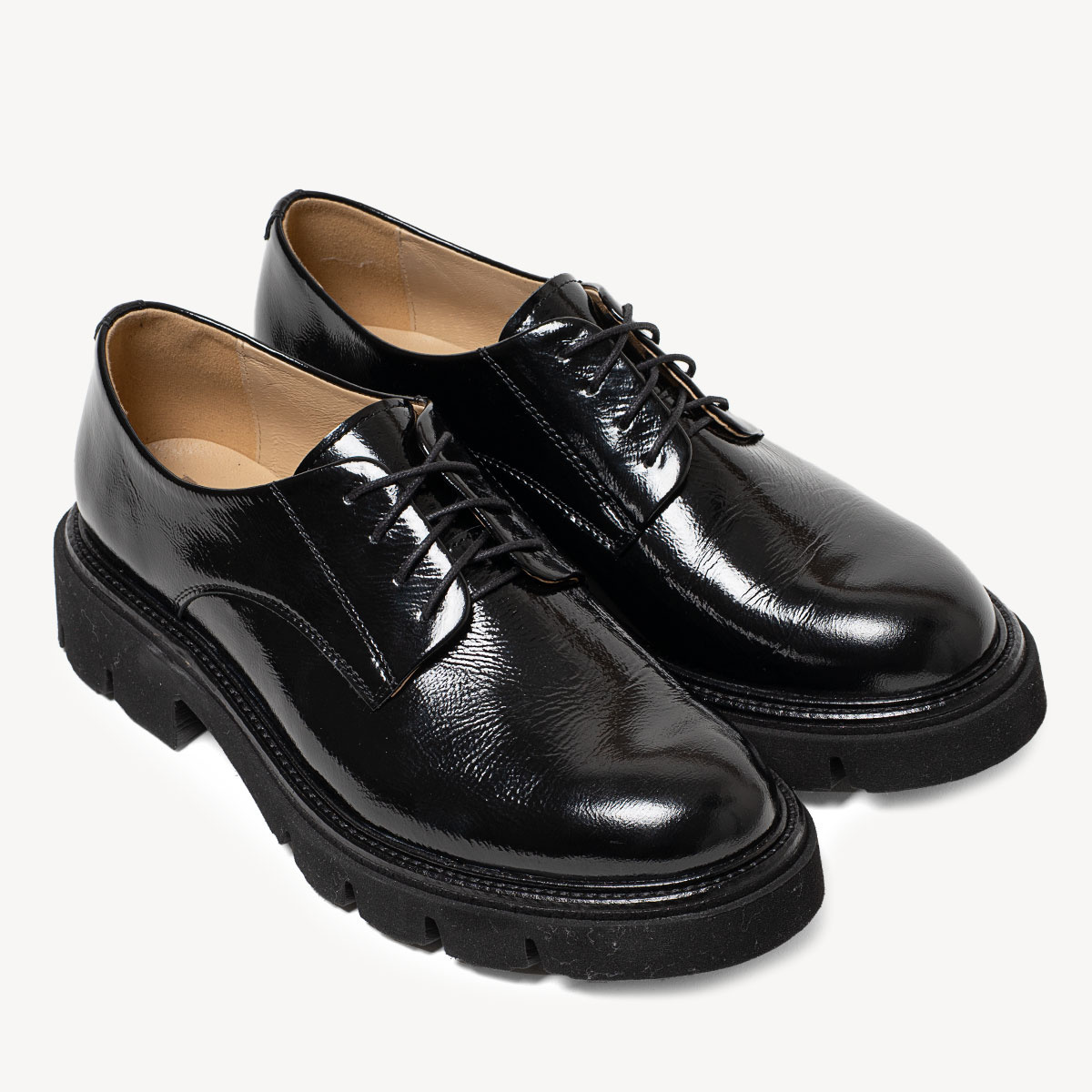 Skórzane lakierowane półbuty damskie Gianna czarne