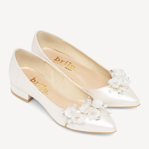 Ślubne perłowe balerinki z ozdobą z kwiatami i perełkami Michelle ivory