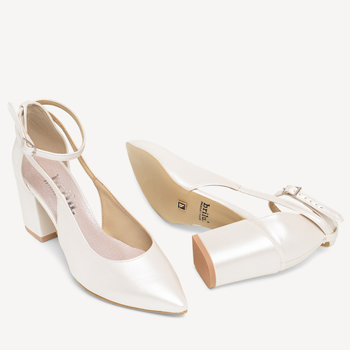 Ślubne perłowe czółenka na słupku z wycięciami Marietta ivory