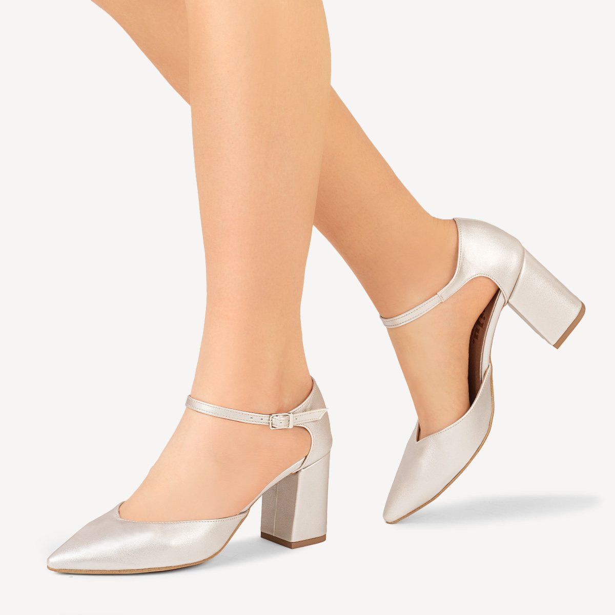 Ślubne czółenka na słupku z paskiem Milena ivory