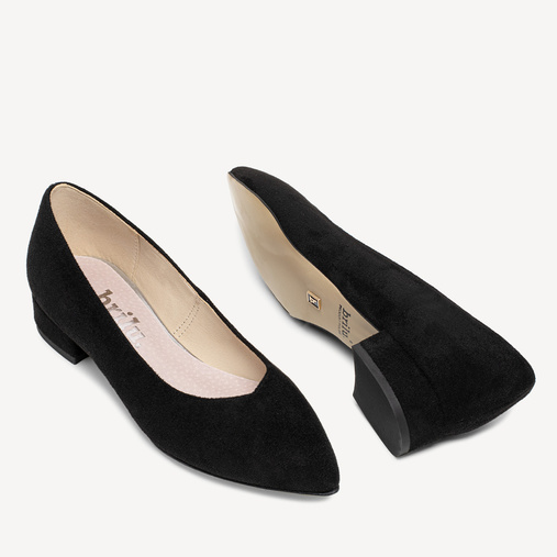 Zamszowe balerinki z wyciętą w szpic cholewką Emery czarne