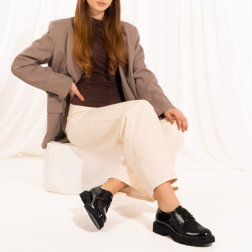 Skórzane lakierowane półbuty damskie Indigo czarne