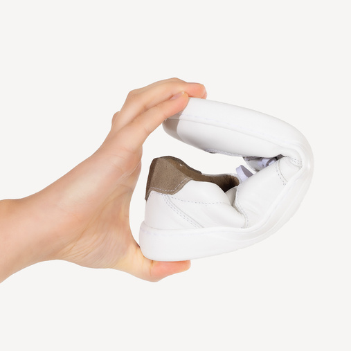 Skórzane minimalistyczne sneakersy barefoot Riley białe