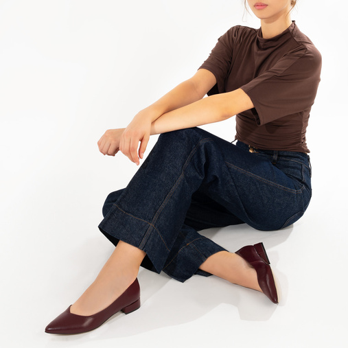 Eleganckie balerinki z wyciętą w szpic cholewką Livia bordowe